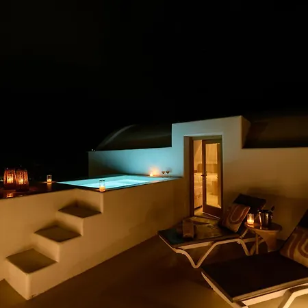 Nikolia's House, New Luxe & Prive Jacuzzi * Santorini Island