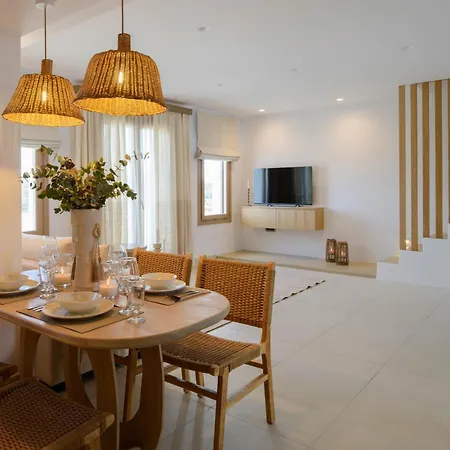 Nikolia's House, New Luxe & Prive Jacuzzi * Santorini Island