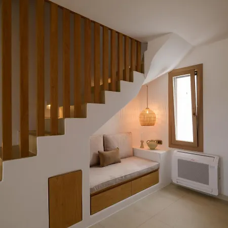 Nikolia's House, New Luxe & Prive Jacuzzi * Santorini Island