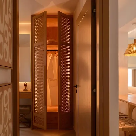 Nikolia's House, New Luxe & Prive Jacuzzi Apartmán *